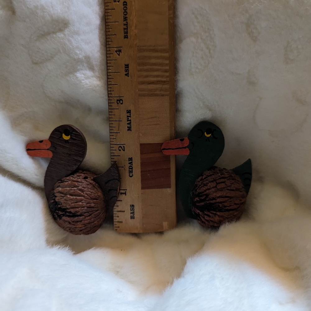 Vintage faux walnut duck salt and pepper